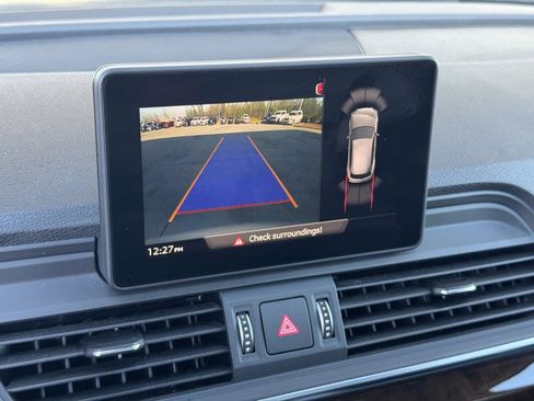 Used 2020 Audi Q5 2.0T Premium w/ Convenience Package image 4