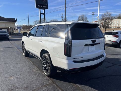Certified 2025 Cadillac Escalade Sport Platinum image 5