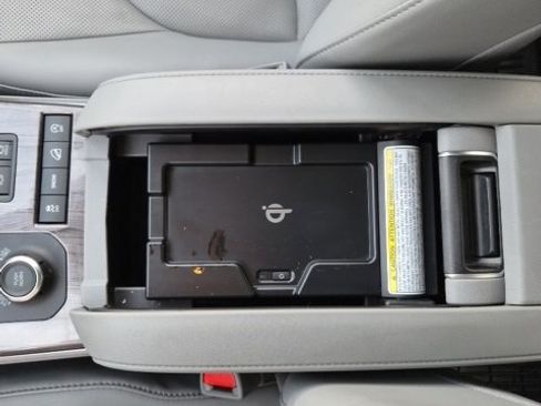 Used 2020 Toyota Highlander Platinum image 28