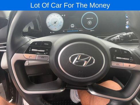 Used 2023 Hyundai Elantra Limited FWD image 27