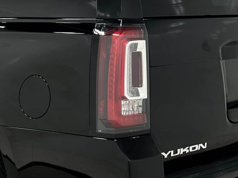 Used 2016 GMC Yukon SLT w/ Open Road Package AWD/4WD image 43