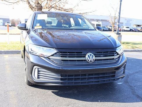 Used 2023 Volkswagen Jetta Sport image 5