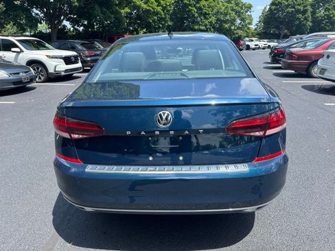 Used 2021 Volkswagen Passat 2.0T SE FWD image 6