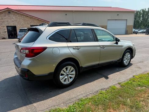 Used 2018 Subaru Outback 2.5i Premium AWD/4WD image 4