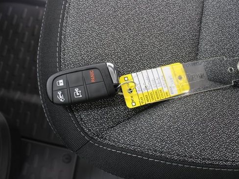 Used 2025 RAM ProMaster 2500 w/ Convenience Group image 7