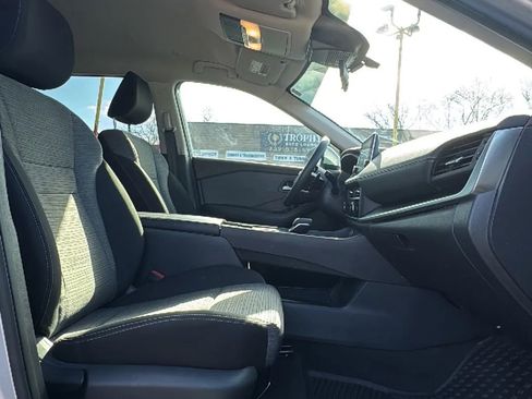 Used 2023 Nissan Rogue SV image 22