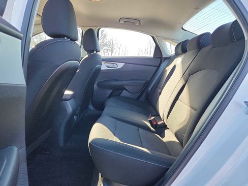 Used 2022 Kia Forte LXS w/ LXS Technology Package image 10