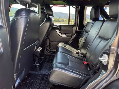 Used 2017 Jeep Wrangler Unlimited Rubicon image 18