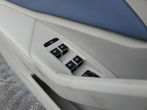 New 2026 Volkswagen Jetta SE FWD image 30