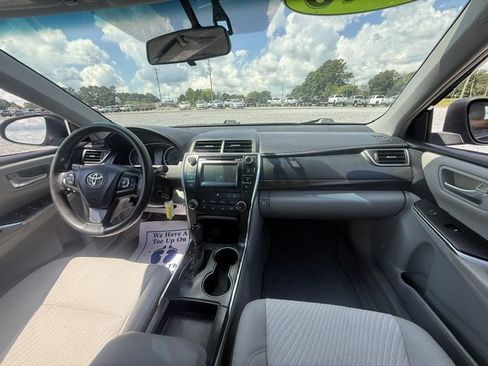 Used 2016 Toyota Camry LE FWD image 11