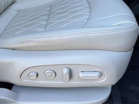 Used 2023 Buick Enclave Avenir w/ Avenir Technology Package image 24