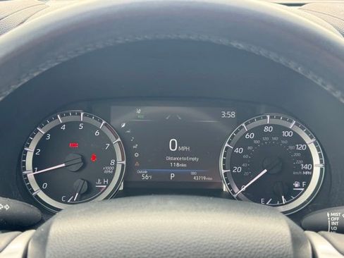 Used 2023 Toyota Highlander XLE AWD/4WD image 23