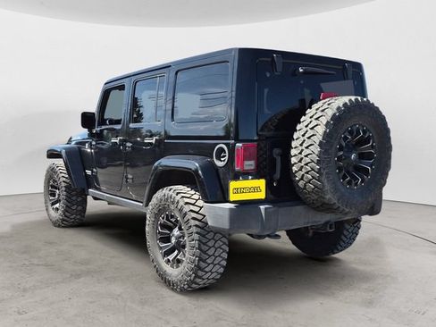 Used 2017 Jeep Wrangler Unlimited Rubicon w/ Connectivity Group AWD/4WD image 7