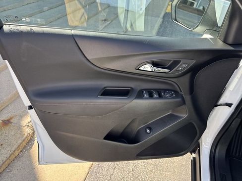 Certified 2023 Chevrolet Equinox RS image 21
