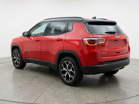 Used 2025 Jeep Compass Limited image 6