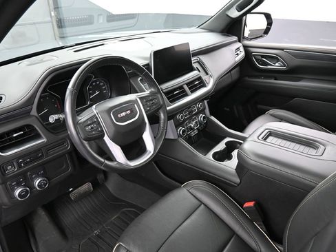 Used 2021 GMC Yukon SLT w/ SLT Premium Package image 4