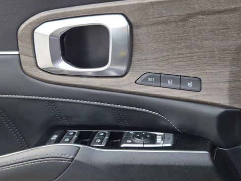 Used 2022 Kia Sorento SX Prestige image 25