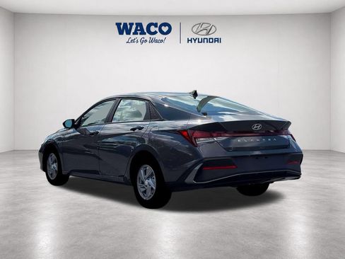 Used 2026 Hyundai Elantra SE FWD image 7