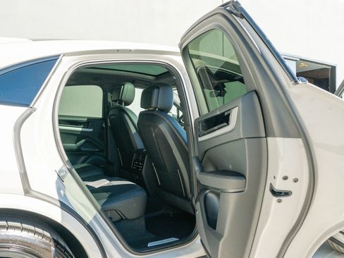 Used 2025 Porsche Cayenne Sport Utility 4D image 49