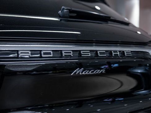Certified 2025 Porsche Macan image 22