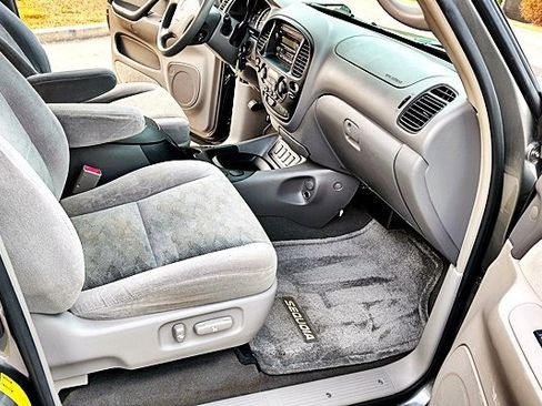 Used 2007 Toyota Sequoia SR5 AWD/4WD image 15