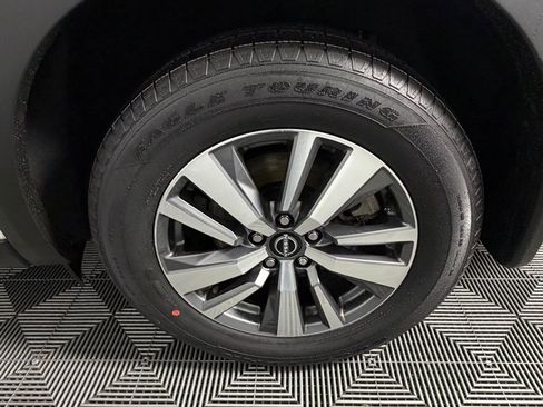 Used 2024 Nissan Pathfinder SL image 11