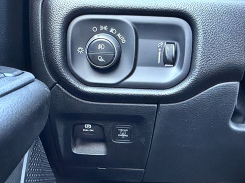 New 2026 RAM 1500 Express AWD/4WD image 17