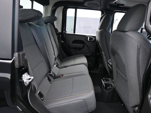 New 2026 Jeep Gladiator Sport image 38