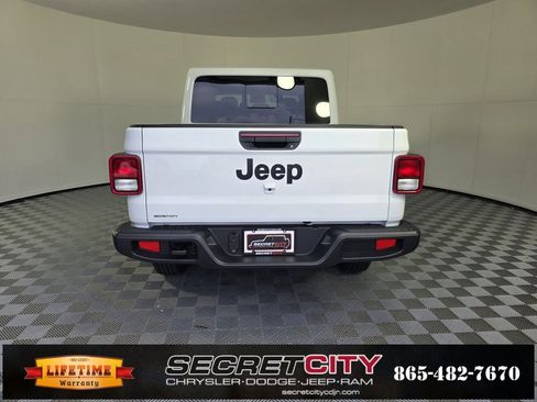 New 2025 Jeep Gladiator Sport image 6