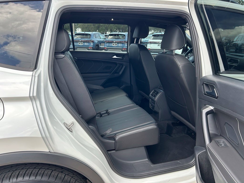 Certified 2023 Volkswagen Tiguan SE R-Line FWD image 41