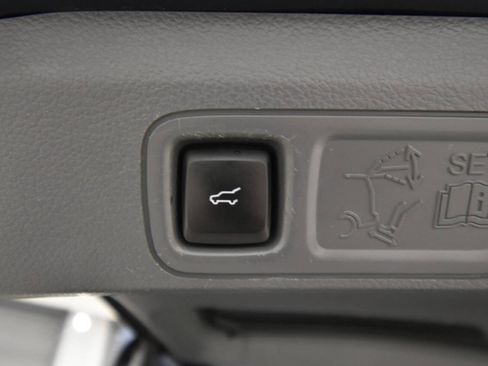 Used 2018 Lincoln Navigator Reserve w/ Technology Package image 39