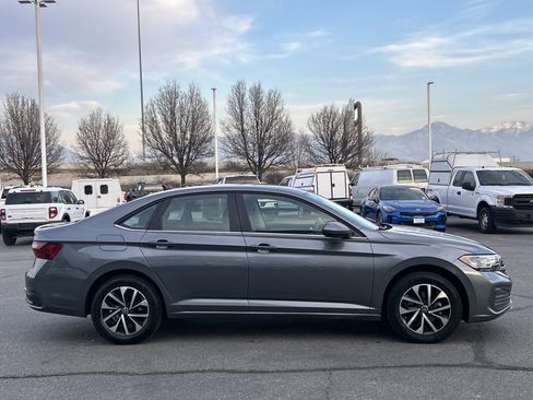 Used 2023 Volkswagen Jetta S image 5