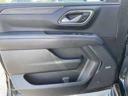 Used 2022 GMC Yukon SLT w/ SLT Premium Package AWD/4WD image 17