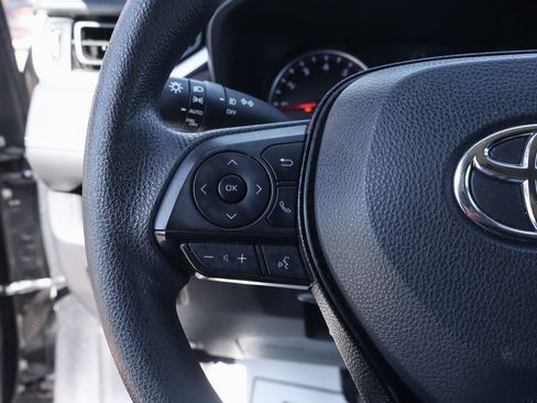 Used 2021 Toyota RAV4 XLE image 21