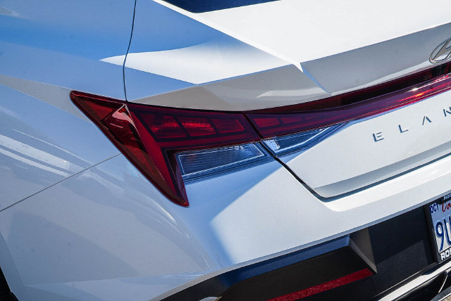 Certified 2025 Hyundai Elantra SEL FWD image 13