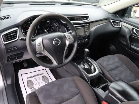 Used 2015 Nissan Rogue S AWD/4WD image 6