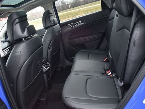 New 2026 Kia Sportage EX w/ EX Panorama Roof Package FWD image 19