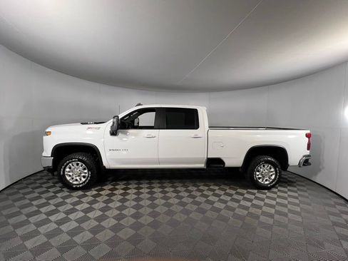 Used 2024 Chevrolet Silverado 3500 LT image 10