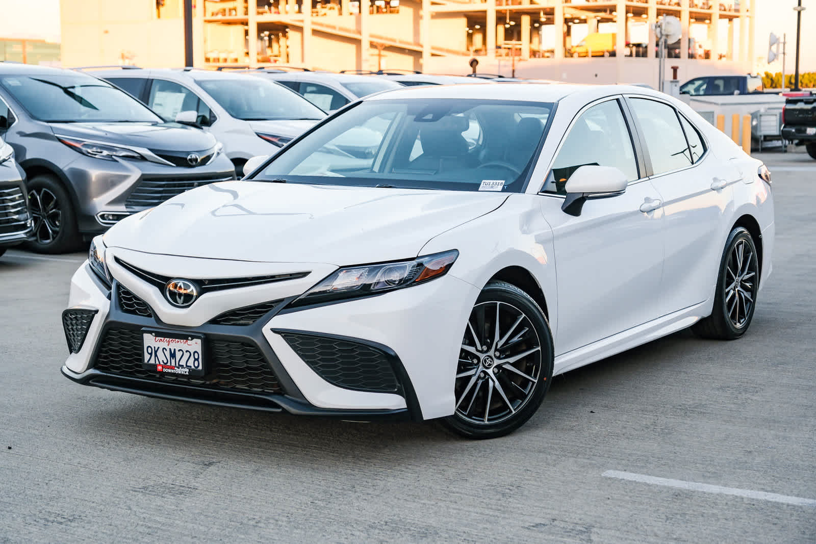 Certified 2024 Toyota Camry SE w/ Convenience Package FWD image 1