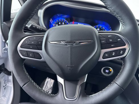 New 2026 Chrysler Pacifica Select image 21