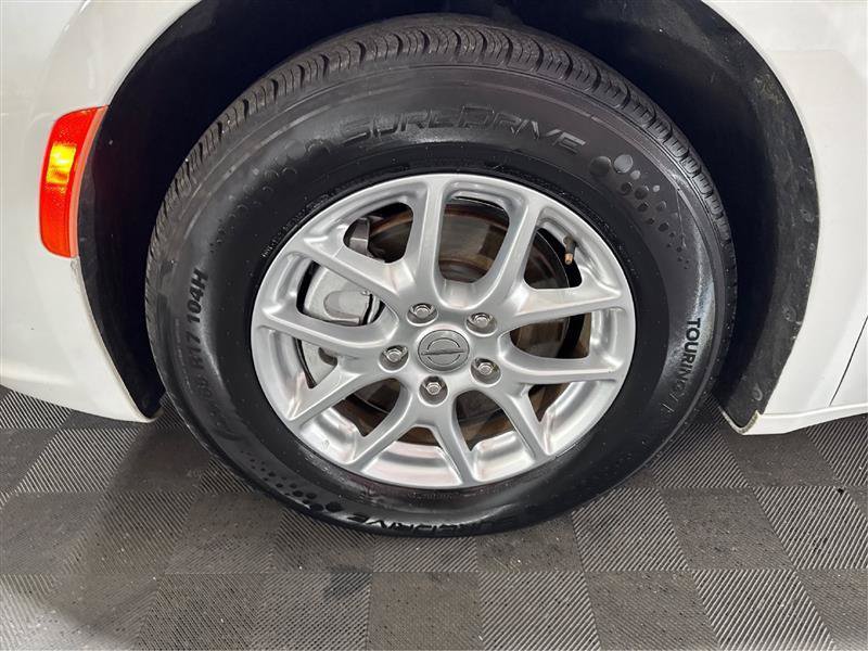 Used 2023 Chrysler Pacifica Touring-L FWD image 33