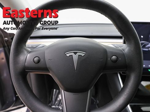 Used 2021 Tesla Model Y Long Range AWD/4WD image 10