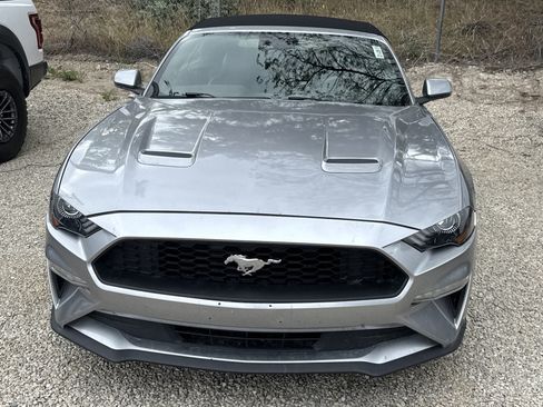 Used 2022 Ford Mustang Premium RWD image 4