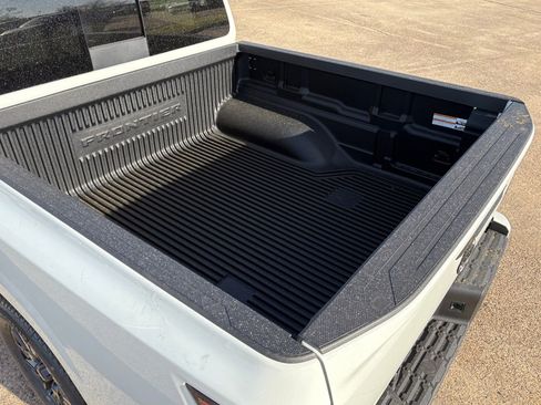 New 2026 Nissan Frontier SV image 23