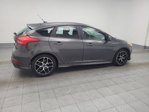 Used 2016 Ford Focus SE w/ SE Sport Package FWD image 10