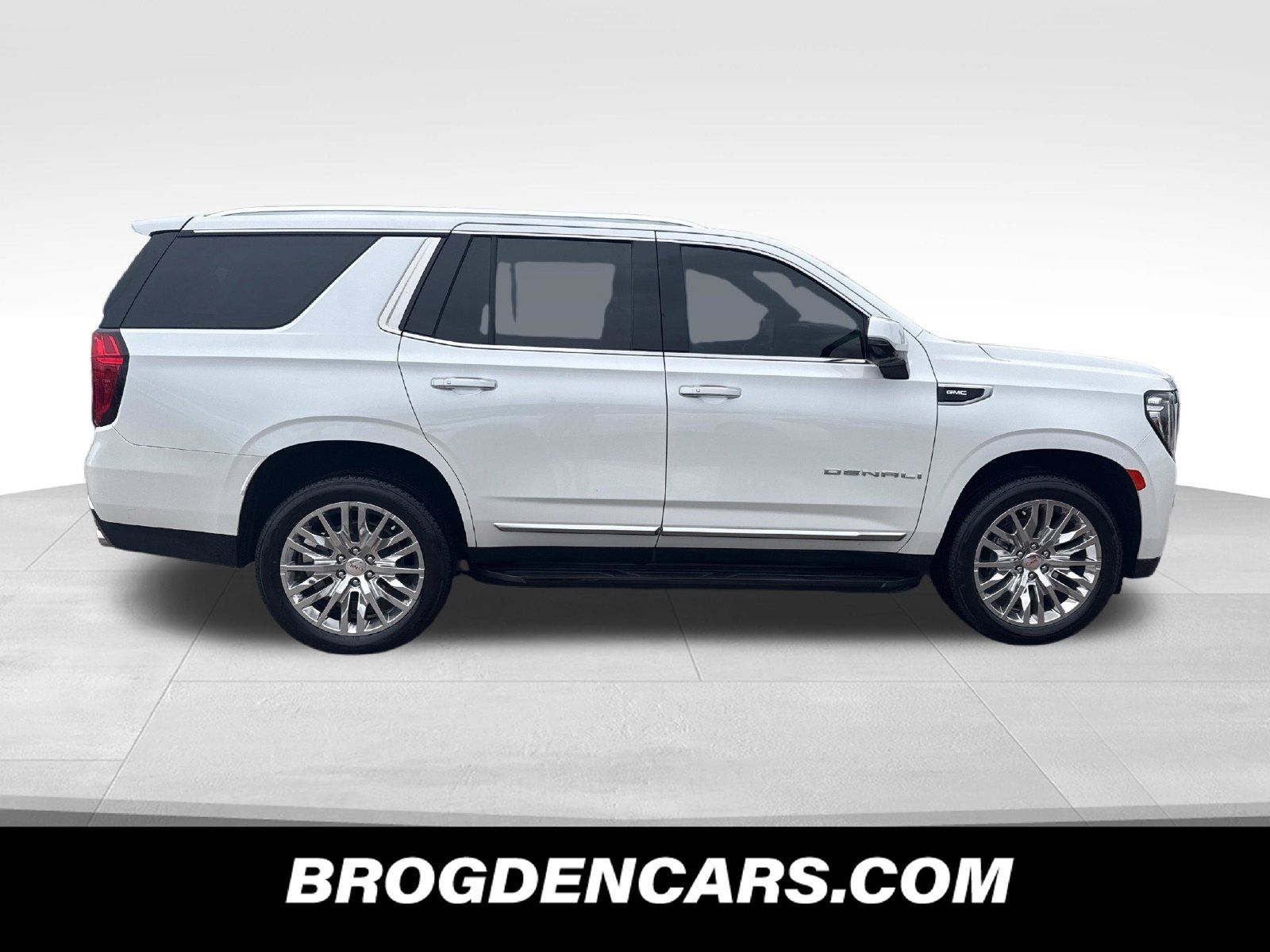 Used 2022 GMC Yukon Denali AWD/4WD image 2