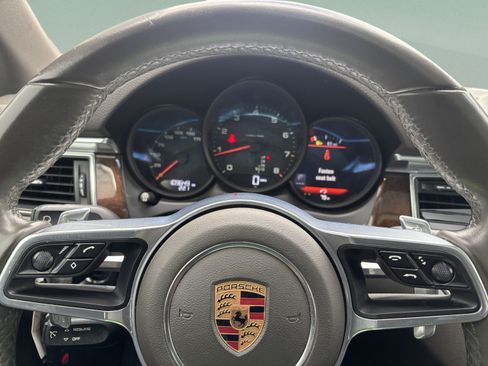 Used 2017 Porsche Macan AWD/4WD image 14
