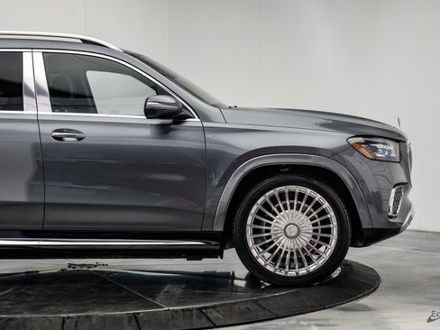 Used 2024 Mercedes-Benz Maybach GLS 600 4MATIC image 28