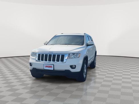 Used 2012 Jeep Grand Cherokee Laredo image 4