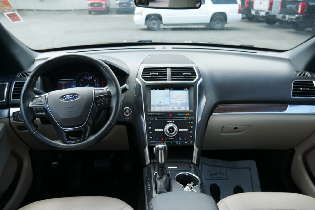 Used 2018 Ford Explorer Limited FWD image 7